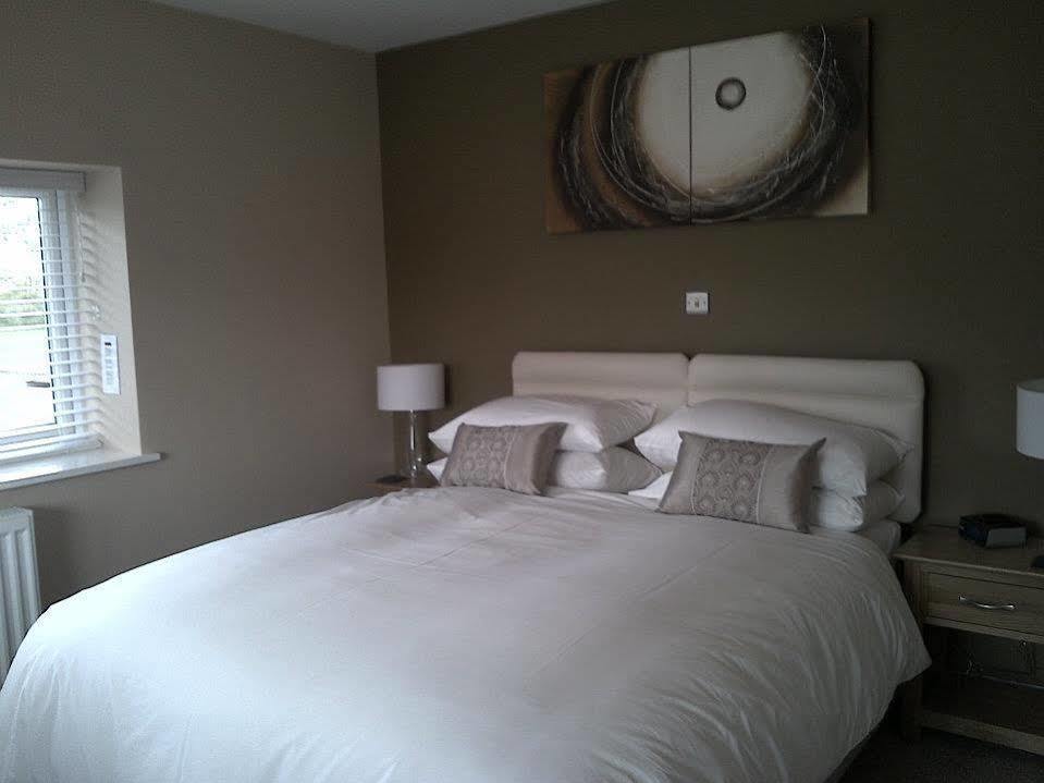 Llanarthney Emlyn Arms B&B 외부 사진