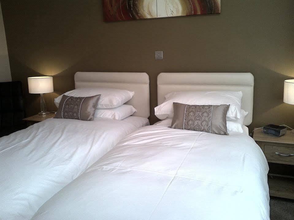 Llanarthney Emlyn Arms B&B 외부 사진