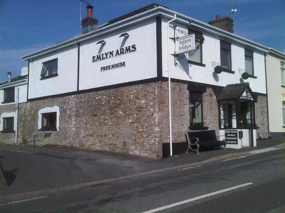 Llanarthney Emlyn Arms B&B 외부 사진